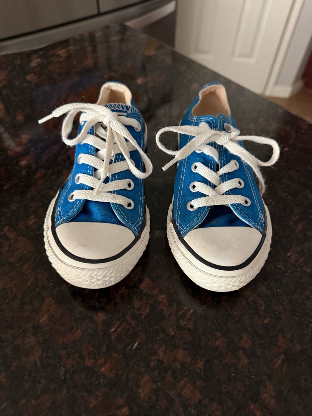Converse Kids Low-Top Sneakers in Blue and White